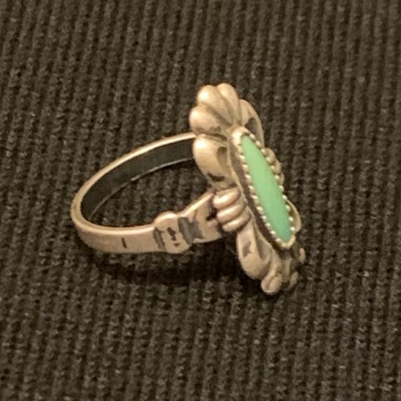 Vintage Native Sterling Silver and Turquoise Ring Size 4.5 - Picture 6 of 8